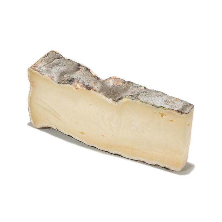 LES FRERES MARCHAND Saint Nectaire AOP Raw Milk Cheese  (150g)